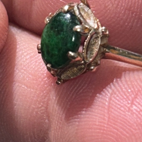 Jade and 10k gold ring - Picture 4 of 8